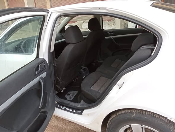 سكودا اوكتافيا 2010 - صورة 5