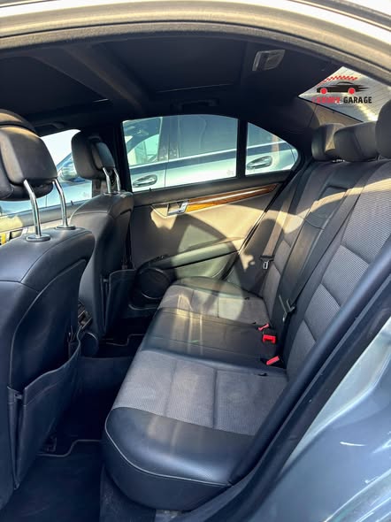 مرسيدس C250 2010 - صورة 4