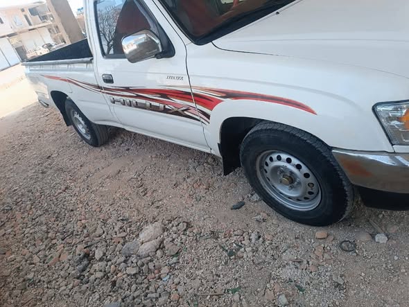 تويوتا Hilux 2004 - صورة 2