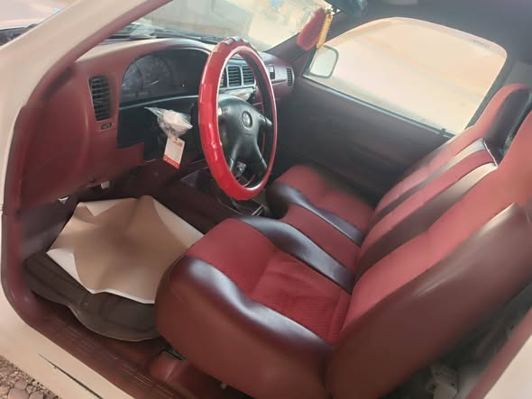 تويوتا Hilux 2004 - صورة 4