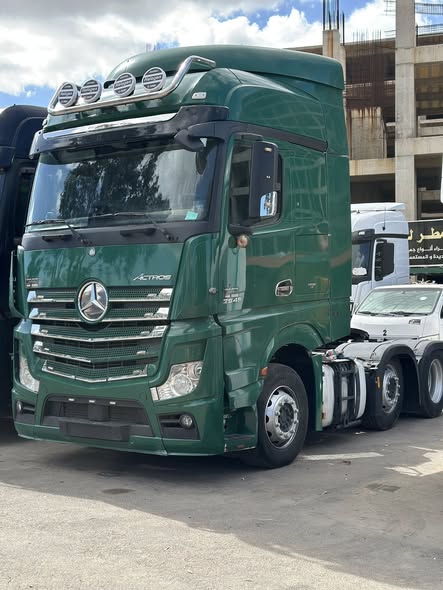 مرسيدس بنز اكتروس 2017 - صورة 2