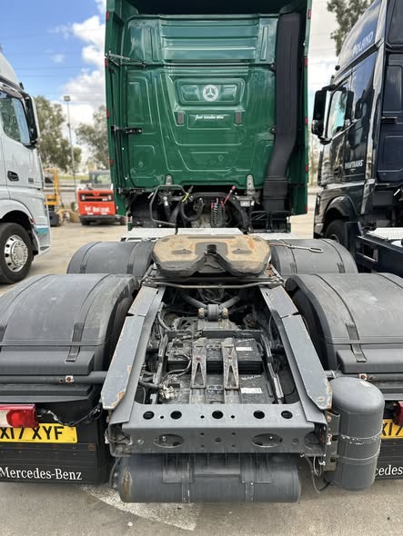 مرسيدس بنز اكتروس 2017 - صورة 5