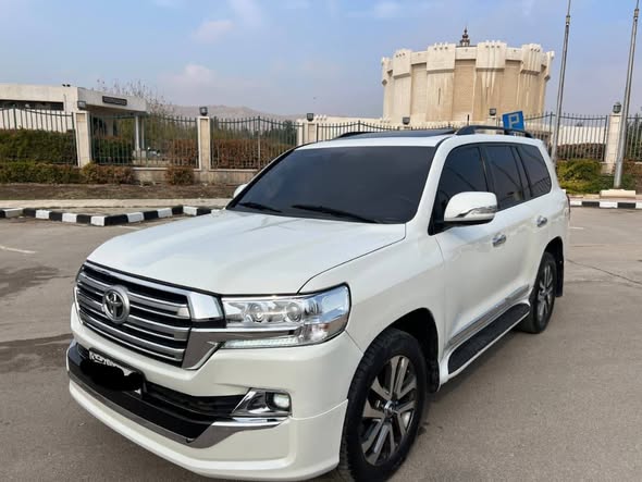 تويوتا لاند كروزر 2010 - صورة 1
