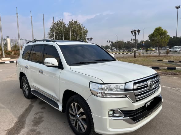 تويوتا لاند كروزر 2010 - صورة 2