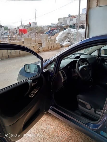 سوزكي ليانا 2007 - صورة 4