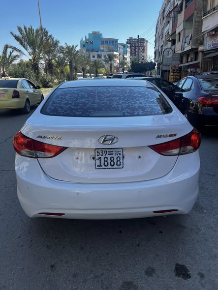 هيونداي افانتي 2012 - صورة 3