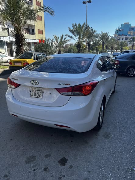 هيونداي افانتي 2012 - صورة 4