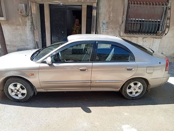 كيا شوما 2002 - صورة 4