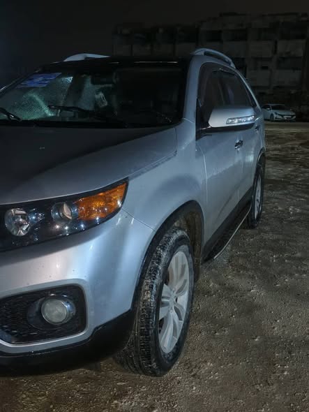 كيا سيرنتو 2010 - صورة 3