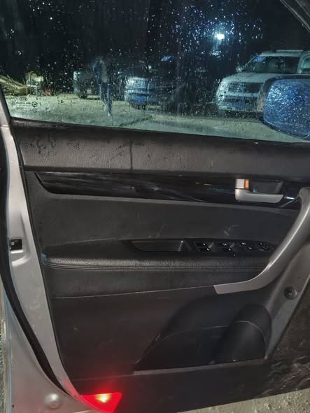 كيا سيرنتو 2010 - صورة 4