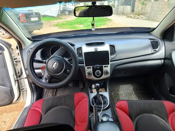 كيا فورتي 2010 - صورة 4