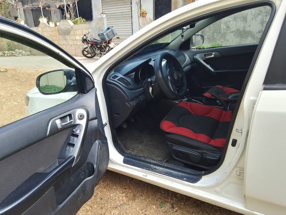 كيا فورتي 2010 - صورة 5