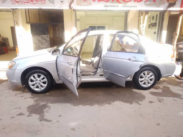 كيا سيراتو 2008 - صورة 1