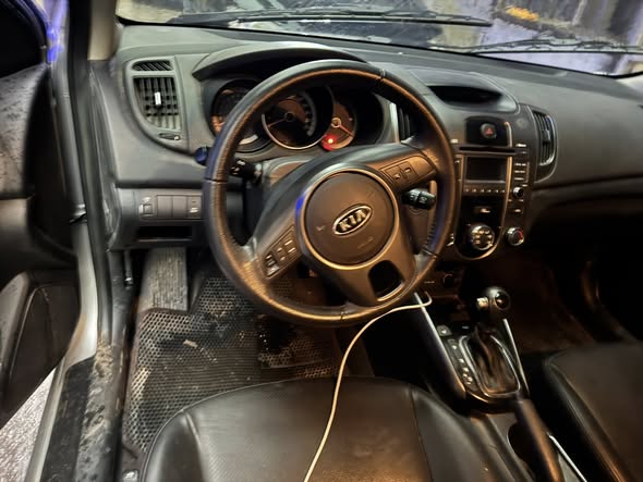 كيا فورتي 2011 - صورة 3