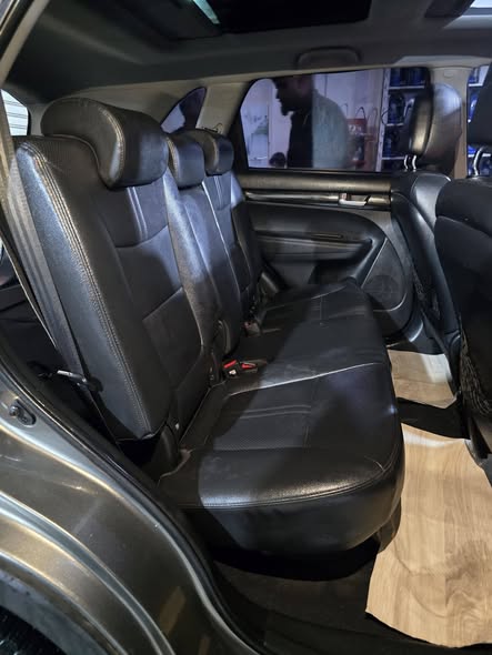 كيا سيرنتو 2010 - صورة 4