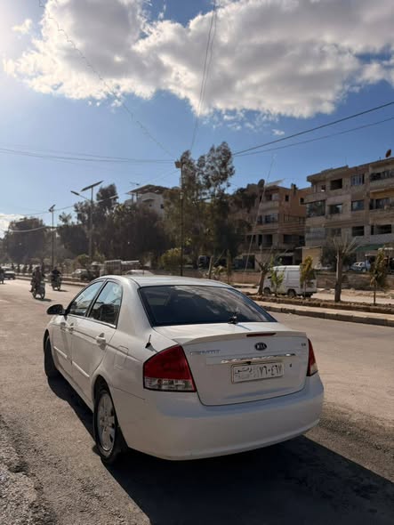 كيا سيراتو 2009 - صورة 2