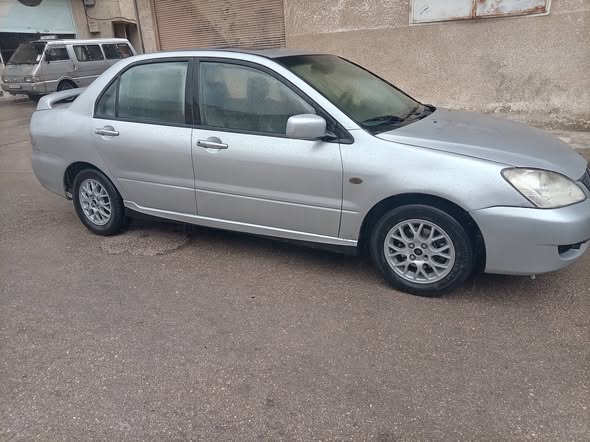 متسوبشي لانسر 2004 - صورة 3