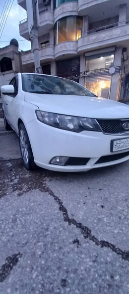 كيا فورتي 2010 - صورة 2