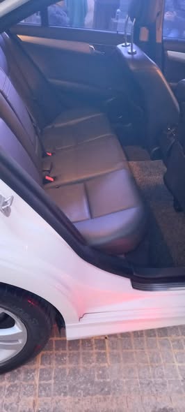 مرسيدس بنز سي 200 2011 - صورة 4