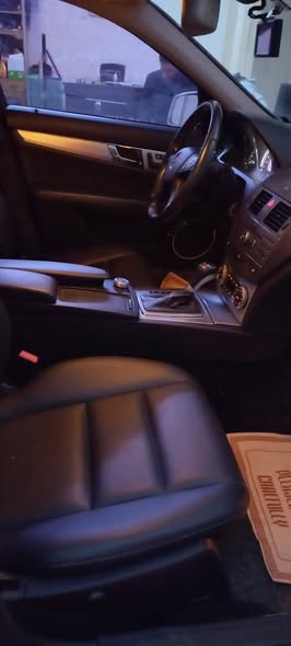 مرسيدس بنز سي 200 2011 - صورة 5