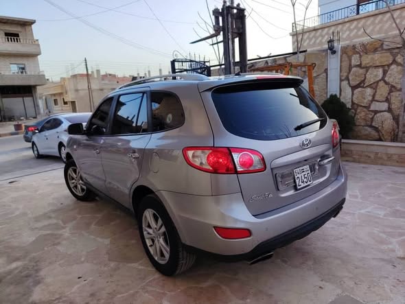 هيونداي سانتافي 2010 - صورة 2
