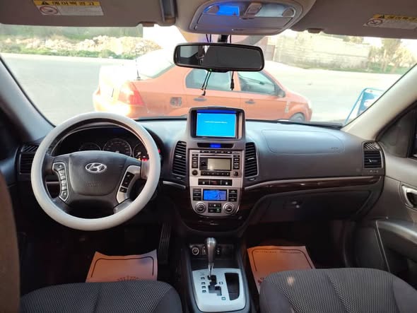 هيونداي سانتافي 2010 - صورة 4