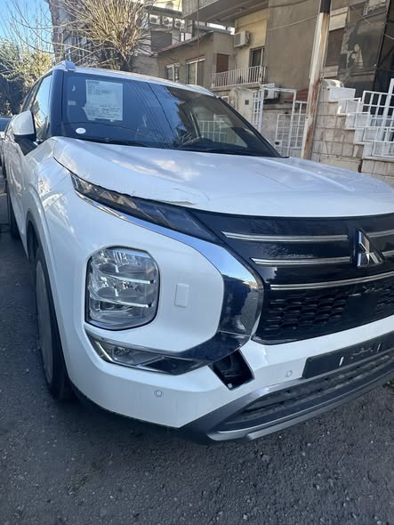 ميتسوبيشي اوتلاندر 2026 - صورة 3