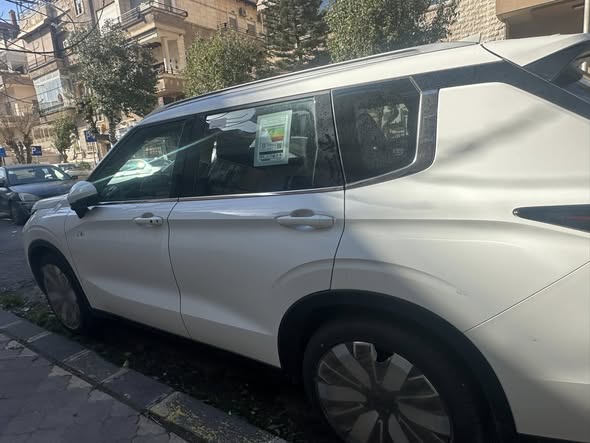 ميتسوبيشي اوتلاندر 2026 - صورة 5