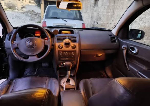 رينو ميغان 2005 - صورة 4