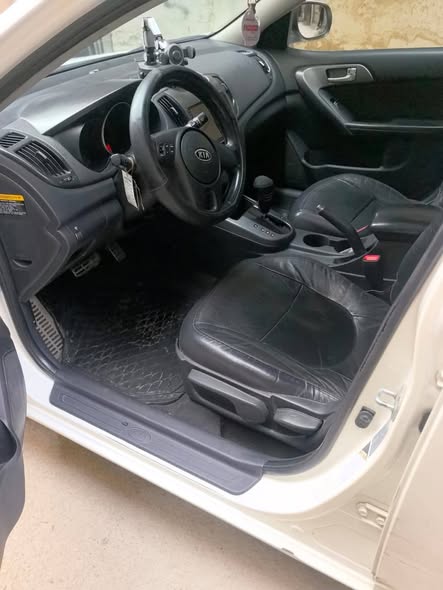 كيا فورتي 2010 - صورة 2