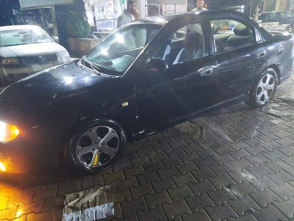 كيا فرشة 2001 - صورة 1