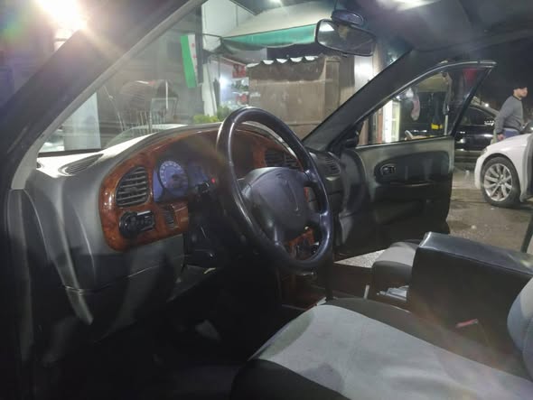 كيا فرشة 2001 - صورة 3