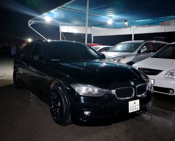 BMW 318i 2016 - صورة 1