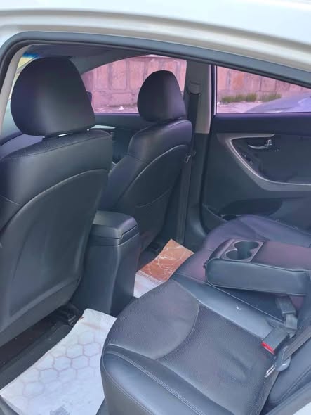 هيونداي إلنترا افانتي 2012 - صورة 5