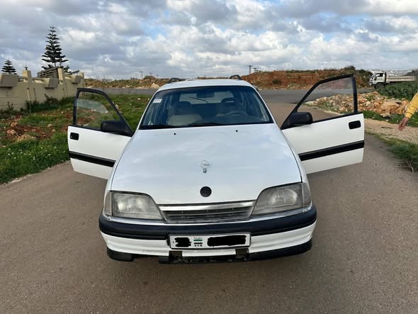 اوبل اوميغا 1993 - صورة 4