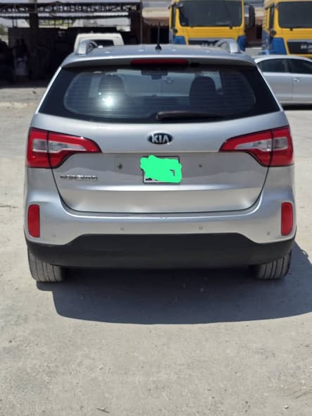 كيا سيرنتو 2013 - صورة 2