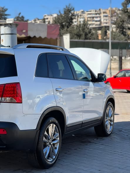 كيا سورينتو 2012 - صورة 2