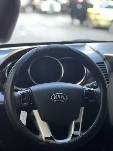 كيا سورينتو 2012 - صورة 4