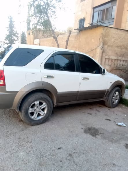 كيا سيرنتو 2005 - صورة 1