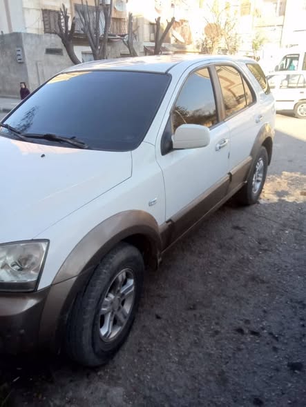 كيا سيرنتو 2005 - صورة 2