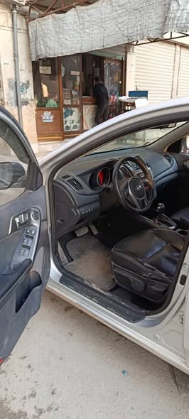 كيا فورتي 2011 - صورة 3