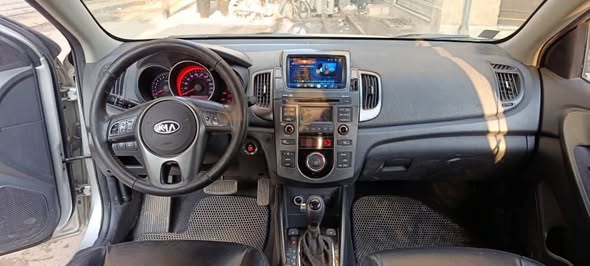 كيا فورتي 2011 - صورة 4