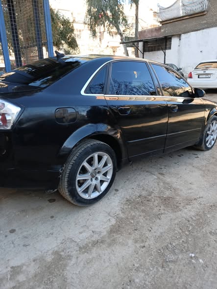 أودي A4 2005 - صورة 3