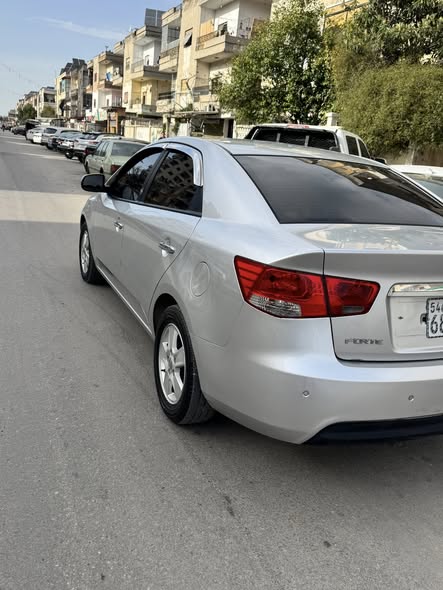 كيا فورتي 2011 - صورة 2