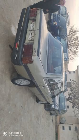 مازدا 929 1983 - صورة 1