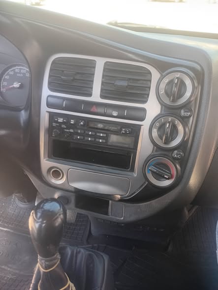 كيا ٤٠٠٠ 2011 - صورة 3