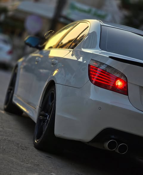 بي إم دبليو 520i 2010 - صورة 3