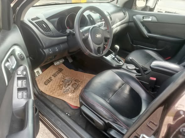 كيا فورتي 2010 - صورة 2