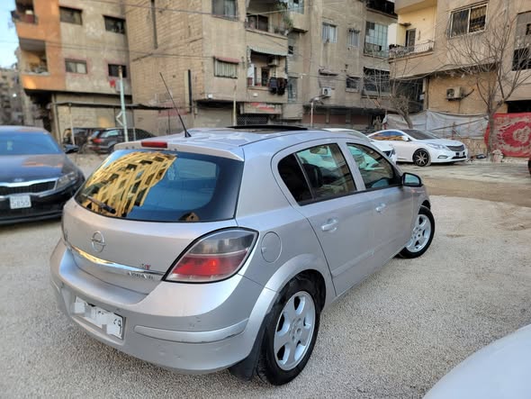 اوبل استرا 2008 - صورة 3