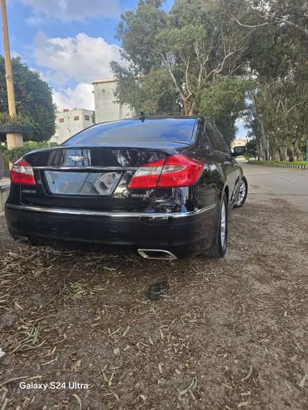 جينيسس سيدان 2013 - صورة 4